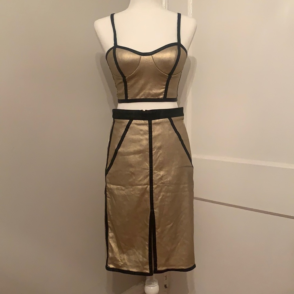 Mustard Seed 2 piece Top and Skirt set, size S.